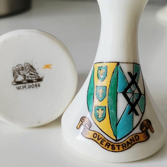 W H Goss Miniature Vases Set of 2 From UK - Picture 4 of 11